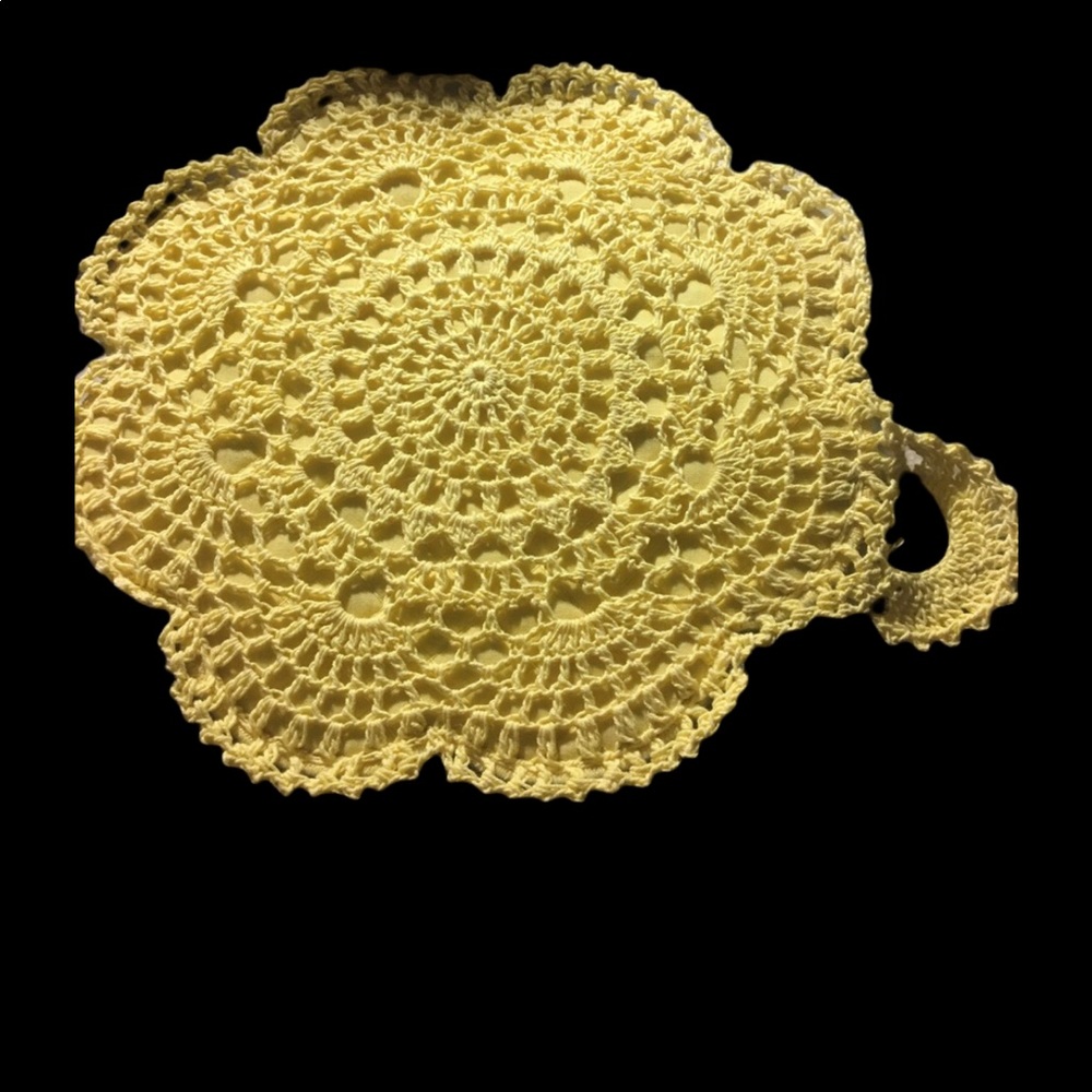 Laura Ashley lifestyle crochet hot pad
